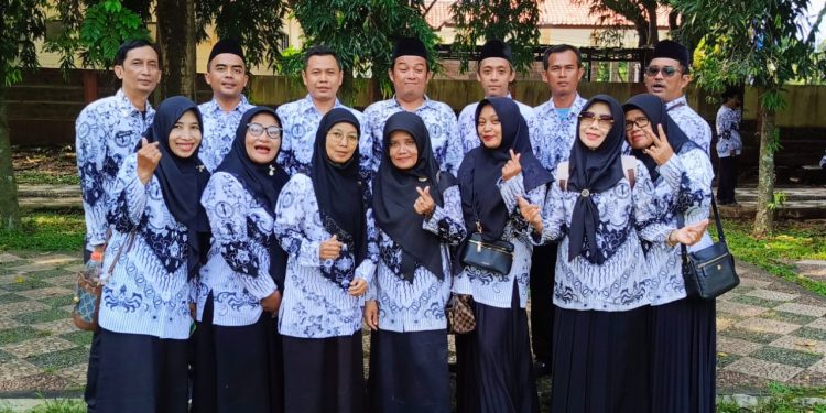 SMPN 2 Arjawinangun Ucapkan Selamat HUT Ke – 80 PGRI Dan Hari Guru Nasional