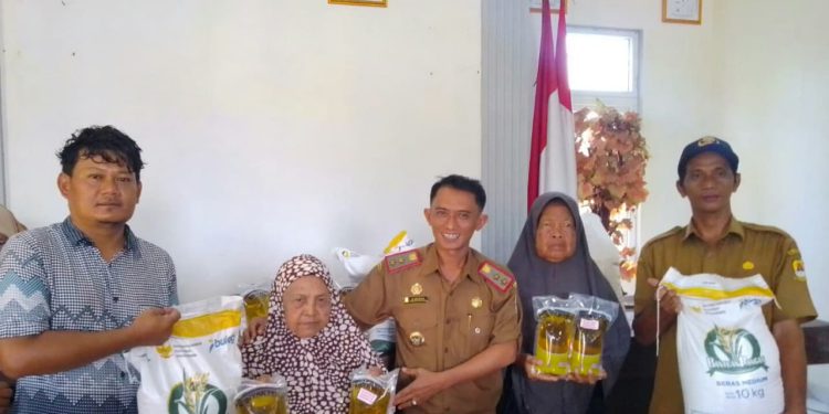 490 KPM Desa Arjawinangun Dapat Bantuan Pangan