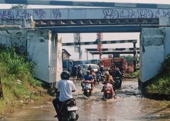 Area Terowongan KA Mertapada Tergenang Banjir, Sebabkan Banyak Kendaraan Mogok