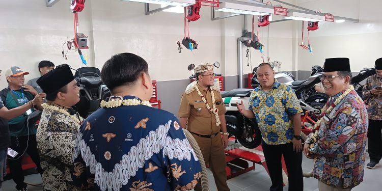 Bupati Imron Resmikan Yamaha Training Center di SMK Muhammadiyah Lemahabang