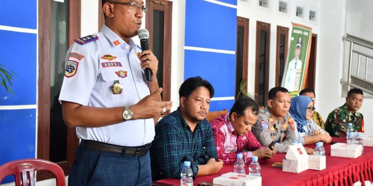 Kilang Balongan Sosialisasikan Rencana Pembatasan Akses Jalan Depan Kilang kepada Masyarakat