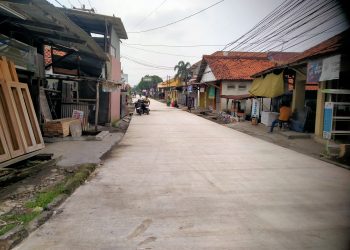 Belum Dilalui Kendaraan, Badan Jalan Ki Sabalanang Weru Sudah Retak: Warga Pertanyakan Kualitas Proyek Cor Beton