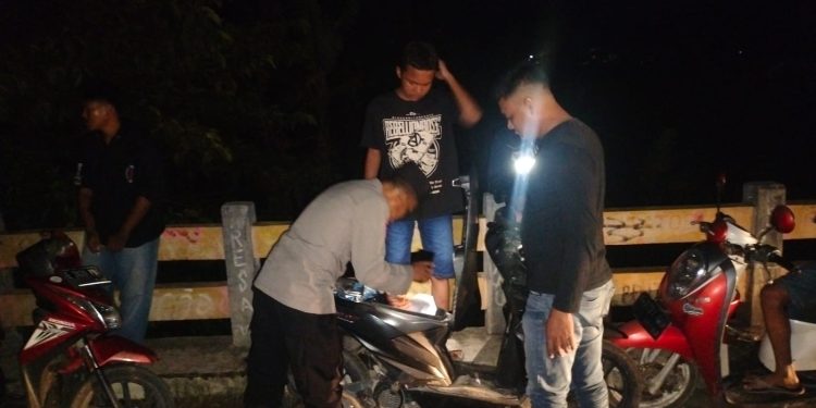 Patroli Malam, Polisi Sasar Titik Rawan di Wilayah Kecamatan Krangkeng Indramayu