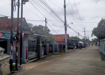 Diduga Ada Uang Pelicin Pada Pemasangan Tiang dan Kabel Jaringan Wifi di Desa Jungjang Wetan 