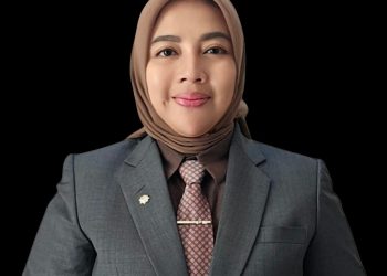 Kepala Disnaker Indramayu Terima Penghargaan PWI Award  ke 9
