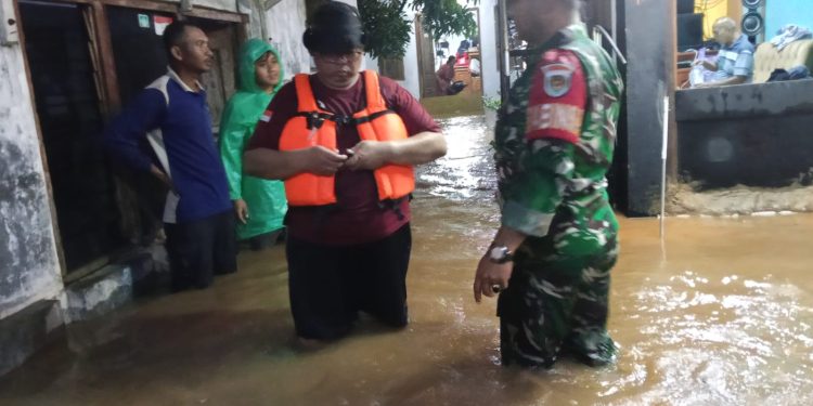Hujan Lebat, Banjir Rendam Ratusan Rumah di Desa Lemahabang 