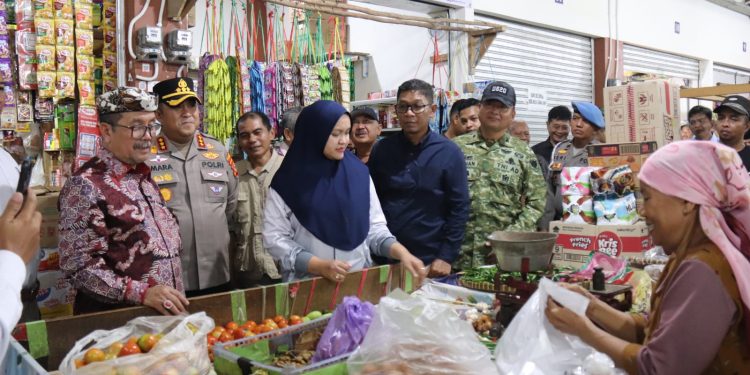 Cabai Setan Tembus Rp100 Ribu Jelang Ramadan 1447 H, Bupati dan Polisi Turun Tangan ke Pasar
