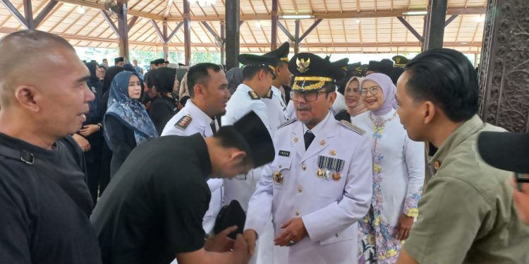 236 Pejabat Dilantik, Bupati Imron Lakukan “Bongkar Pasang” Jabatan di Pemkab Cirebon