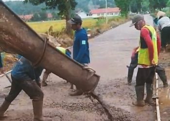 CV. Muda Harapan Kebut Pengecoran Jalan Waled – Cibogo, DPUTR Prioritaskan Aspirasi Masyarakat