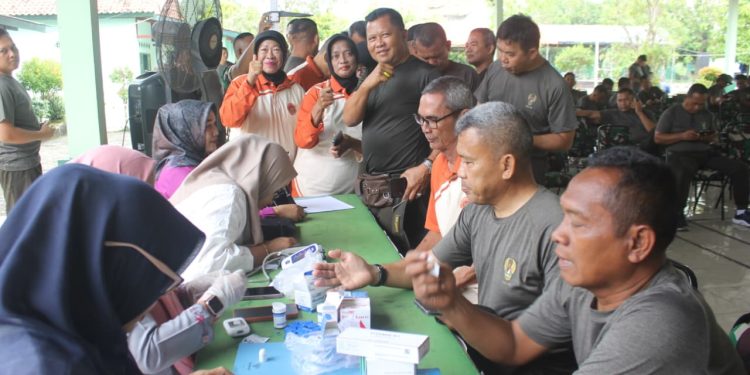 Deteksi Dini Potensi Gangguan Kesehatan, Kodim Indramayu Gelar Penyuluhan dan Skrining