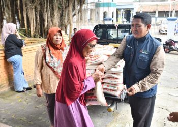 Pekerja Kilang Balongan Salurkan ZIS untuk Warga Sekitar hingga 7,8 Ton