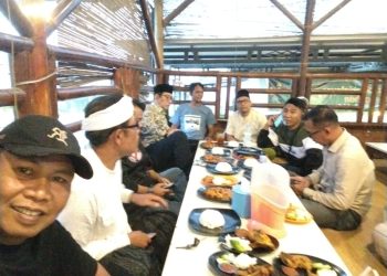 Ono Surono ST Wakil Ketua DPRD Provinsi Jawa Barat Adakan Bukber Bersama FKKC Gebang 