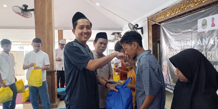 Implementasikan Nilai Pancawaluya, SMK Samudra Nusantara Astanajapura gelar Baksos Ramadhan 1447 H
