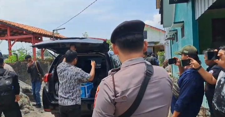 KPK Geledah Rumah Ono Surono di Indramayu 