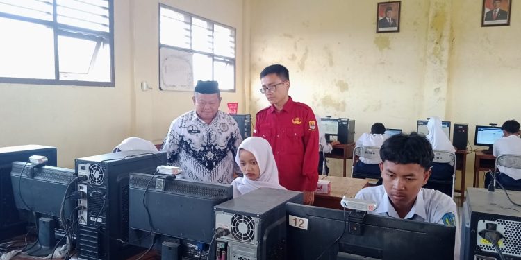 Persiapan Matang, H.Basir Pastikan 271 Siswa SMPN 1 Kaliwedi Ikuti TKA Tanpa Kendala