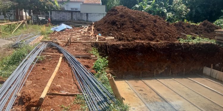 Diduga Belum Mengantongi PBG, Pembangunan Tower Telekomunikasi di Windujaya Harus Dihentikan