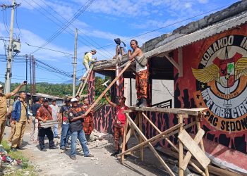 Gotong Royong Renovasi Kantor Sekretariat, Pemuda Pancasila PAC Sedong Tekankan Kontribusi Positif