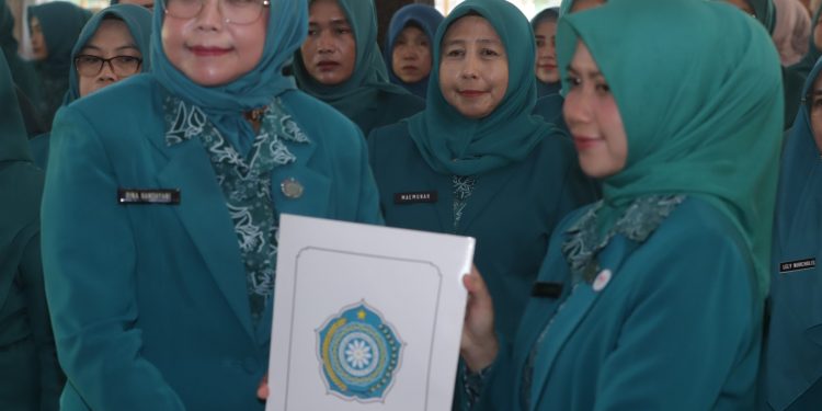 Ketua Tim Penggerak PKK dan Pembina Posyandu Kecamatan se-Kabupaten Cirebon Resmi Dilantik