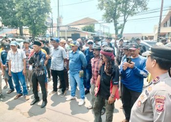 Ratusan Massa GEMI Desak Kejaksaan Tetapkan Tersangka Tuper DPRD Indramayu