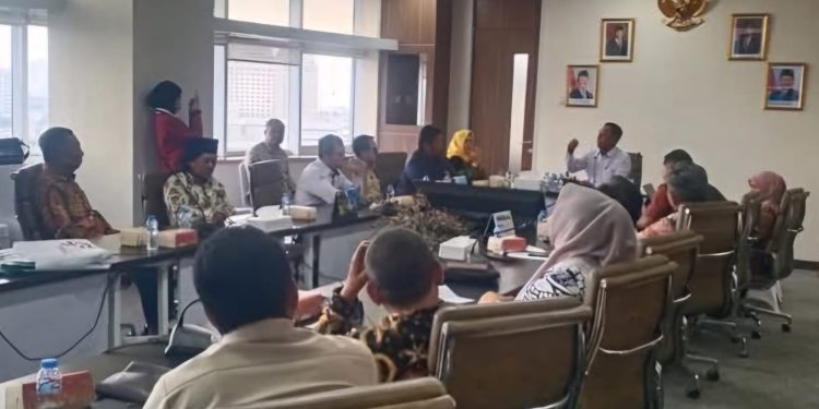 Komisi II DPRD Indramayu Fasilitasi Dialog KOMPI dengan KKP