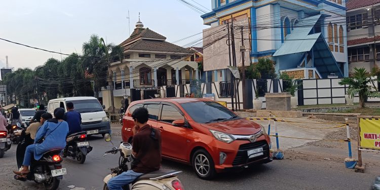 Banyak Mobil Tersangkut, Elevasi Gorong-Gorong Cipeujeuh Wetan Melebihi Permukaan Jalan, Begini Penjelasan Konsultan