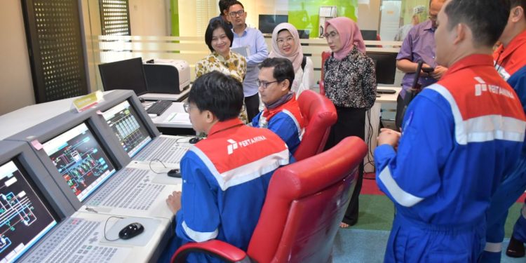 Direktur SDM Pertamina Patra Niaga Tinjau Ruang OTS Kilang Balongan