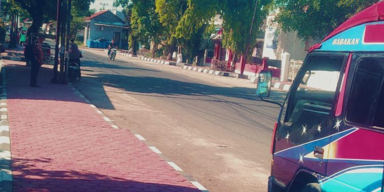 Rapi Dan Estetik, Warga Apresiasi Penataan Trotoar Ruas Jalan Gebang-Waled