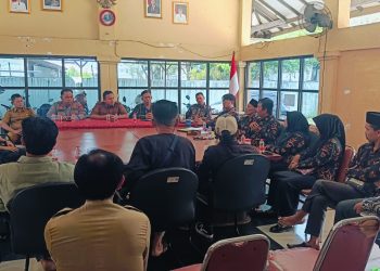 Mediasi Aduan FPM, Camat Astanajapura: BPD Jangan Antikritik, Kinerja Dievaluasi, Temuan Aset Desa Mertapadawetan Jadi Sorotan