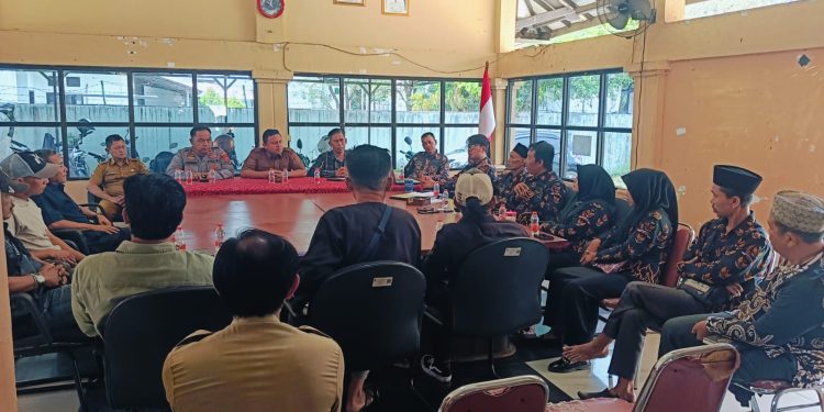 Mediasi Aduan FPM, Camat Astanajapura: BPD Jangan Antikritik, Kinerja Dievaluasi, Temuan Aset Desa Mertapadawetan Jadi Sorotan