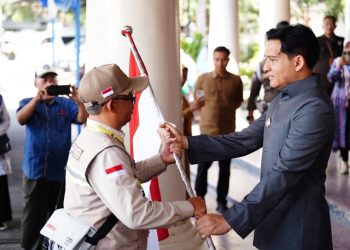 Bupati Indramayu Lepas Jemaah Haji Kloter 10, Minta Jemaah Doakan untuk Indramayu