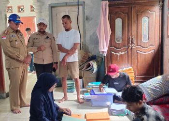Camat Terisi Bersama Kuwu Cibereng Bubarkan Aktivitas Kantor Oknum BPN 