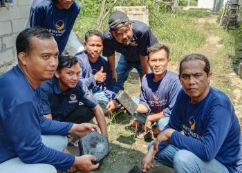 Kader Nasdem Indramayu Rubah Sampah Plastik Jadi Batako dan Paving Block