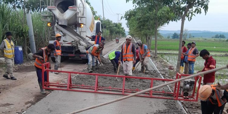 Proyek Jalan Akses TPAS Kubangdeleg Rp1,96 M: CV Jombang Karya Pastikan Sesuai Spesifikasi, Utamakan Keselamatan Kerja & Lingkungan