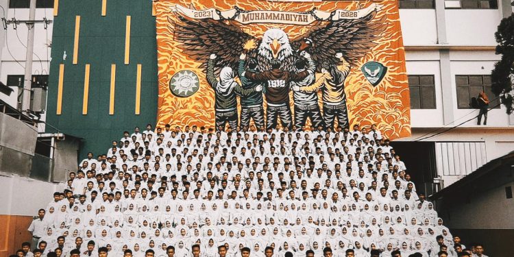 Pelepasan Ratusan Siswa SMK Muhammadiyah Lemahabang Diwarnai Ekspresi & Kreativitas