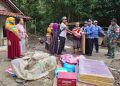 Terdampak Terjangan Banjir, Camat Sedong Salurkan Bantuan Dinsos Untuk 4 Rumah Warga Nagrak