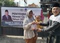 H. Satori Tebar 2.000 Paket Daging Kurban di Cirebon, Warga Palimanan Kebagian Lima Sapi