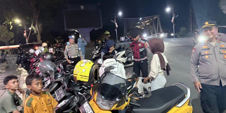 Patroli Skala Besar di Malam Minggu, Polres Indramayu Sisir Lokasi Rawan Gangguan Kamtibmas