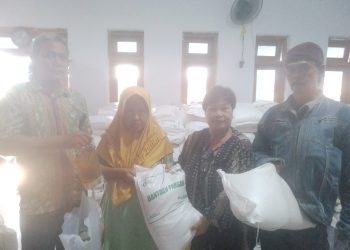 Penyaluran Banpang 2026 Berupa 20 Kg Beras Dan 4 Liter Minyak Goreng Desa Danawinangun Berjalan Tertib