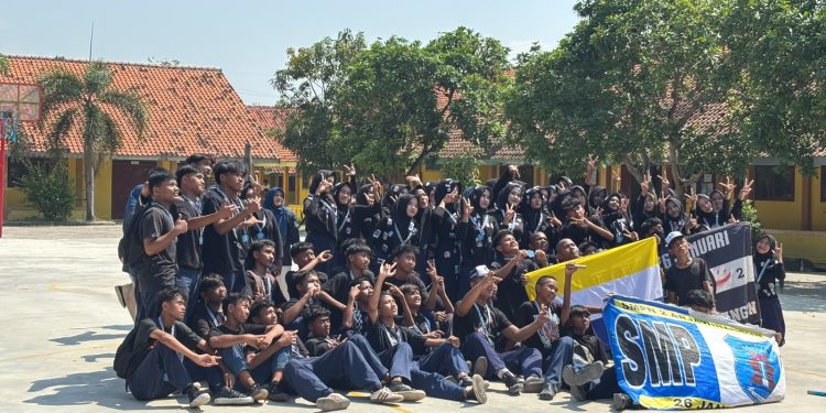 Graduation Ceremony Kelas IX SMPN 2 Arjawinangun Digelar Secara Sederhana