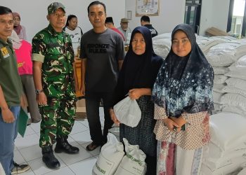 614 KPM di Kaligawe Wetan Terima Bantuan Pangan Beras & Minyak Goreng