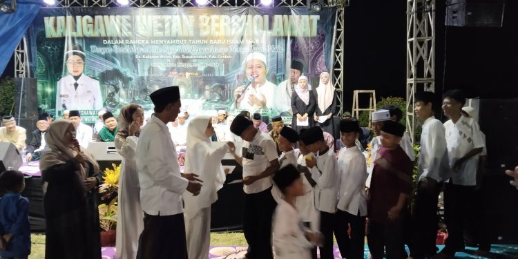 Muharram Penuh Berkah: Kaligawe Wetan Santuni 40 Anak Yatim dengan Cinta dan Sholawat