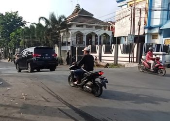 Mantan OSIS SMAN 1 Lemahabang, Qorib, SH, MH Desak Pemda: Perbaiki Gagal Fungsi Jembatan Baru Depan SMAN 1 Lemahabang