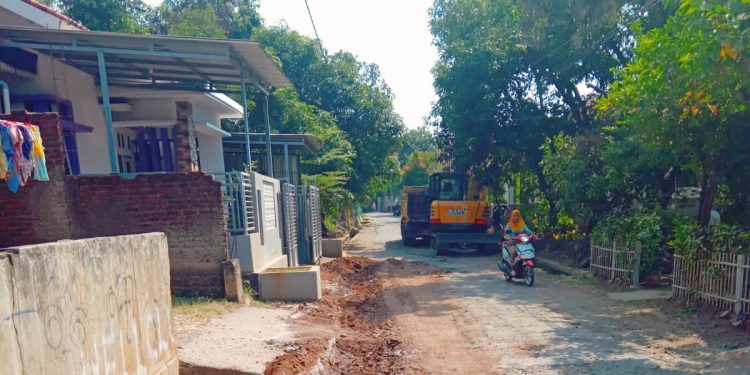 CV YUMNATAMA Mulai Kebut Pemeliharaan Berkala Jalan Leuwidinding – Wilulang Senilai Rp457 Juta