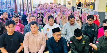 Dari Rupiah-Rupiah Kecil, BAZNAS dan Karyawan UD Putra TS Menumbuhkan Harapan untuk Sesama‎
