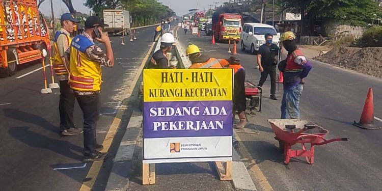 Polres Indramayu Tutup 141 U-Turn Ilegal di Jalur Pantura