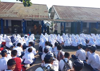 Hadir di MPLS SMPN 4 Gabuswetan Indramayu, Polisi Sampaikan Penyuluhan Kamtibmas