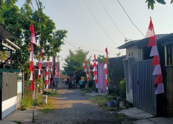 Sambut HUT RI ke 81, Warga RT 03 RW 10 Perumahan Telaga Cempaka Permai Kompak Pasang Umbul-umbul Merah Putih di Setiap Halaman Rumah