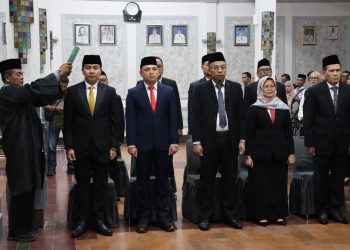 Wali Kota Cirebon Lantik Direksi dan Dewan Pengawas BUMD, Kinerja Jadi Taruhan