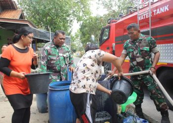 Kodim dan BPBD Indramayu Salurkan Air Bersih untuk Warga Terdampak Kemarau di Krangkeng