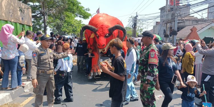 Nadran Citemu 2026 Berjalan Khidmat dan Meriah, Danramil 0620-11/Astanajapura Apresiasi Semangat Warga Pesisir